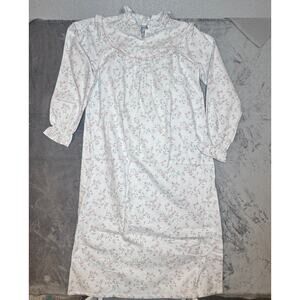 Vintage Cascade Blues nightgown XS 100% cotton, cottage core, floral